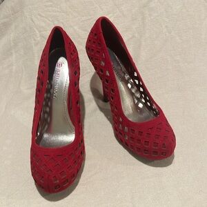 Never used; size 8.5